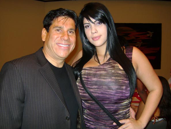 Find a date among the many Costa Rica women