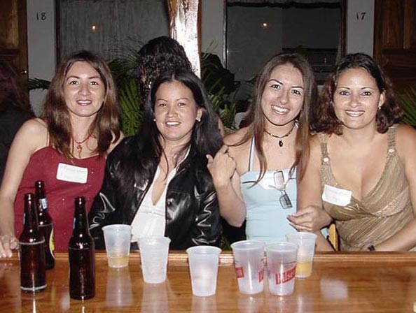 Marriage agency helps single Costa Rican women find love